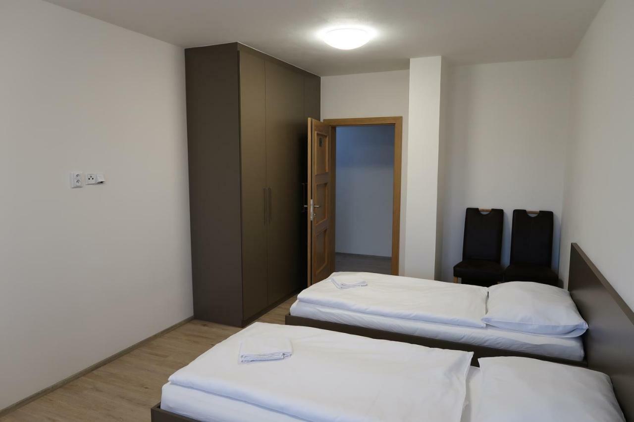 Apartman Matyas Drnholec Exterior foto