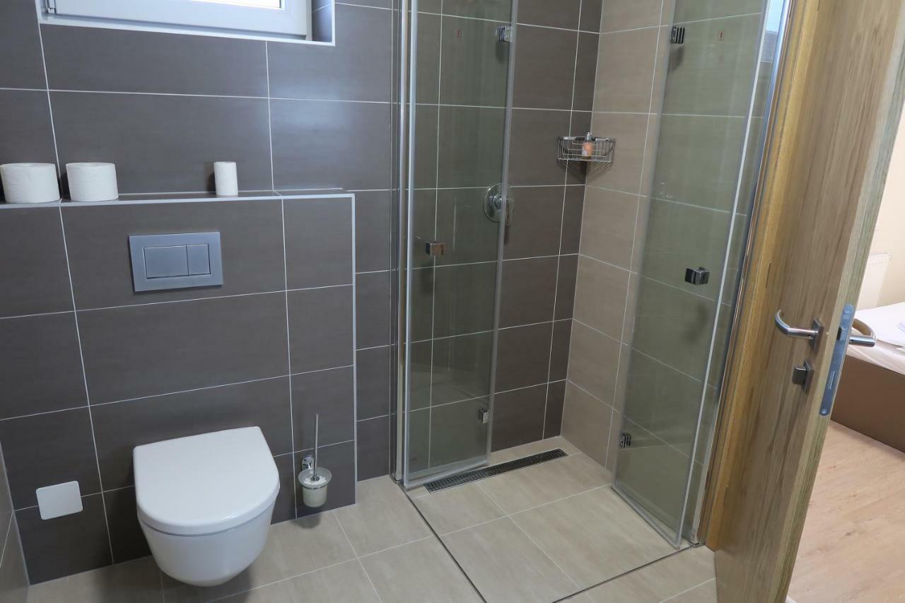 Apartman Matyas Drnholec Exterior foto